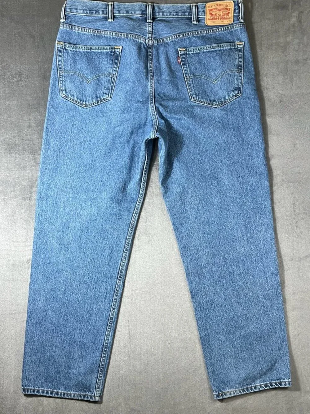 Share Levis 550 Jeans Mens 40x32 Blue Medium Wash Denim Relaxed Fit Tapered Leg